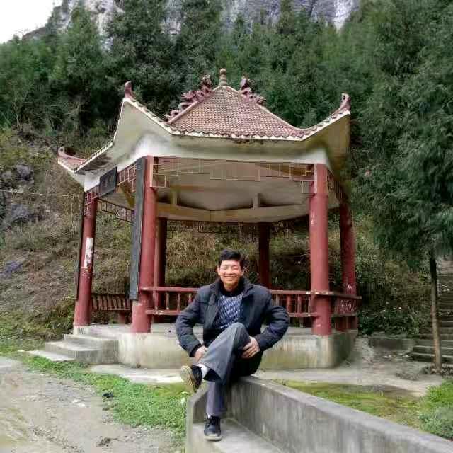 吕