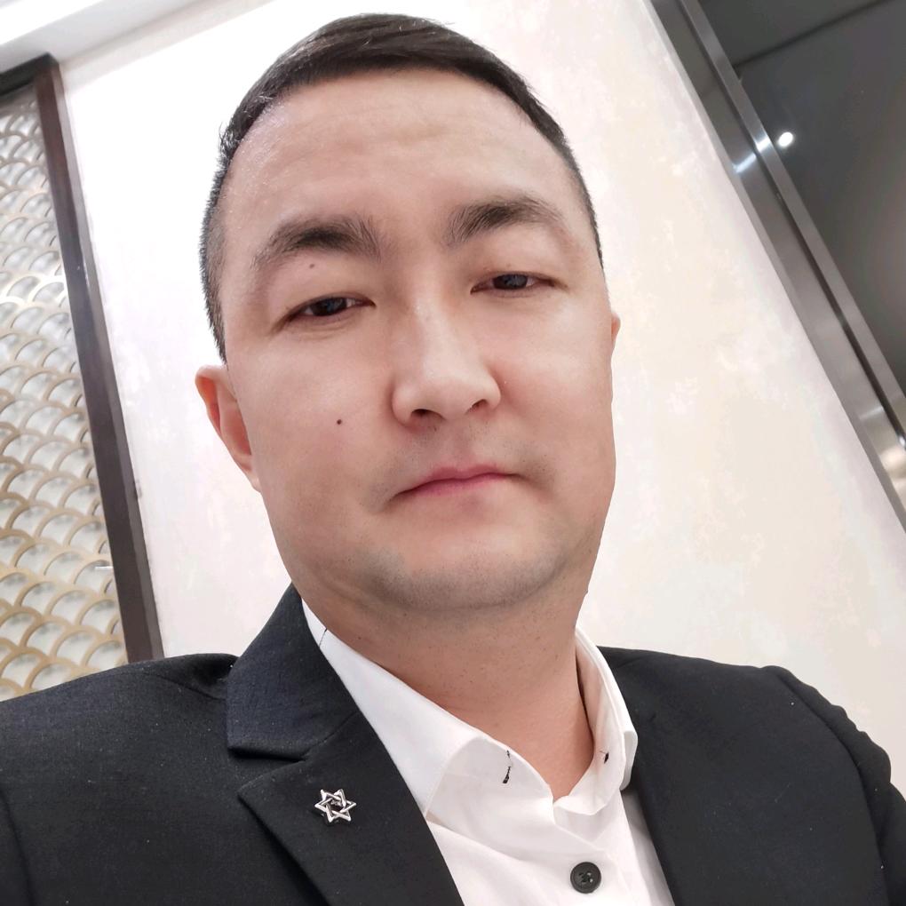 李伟