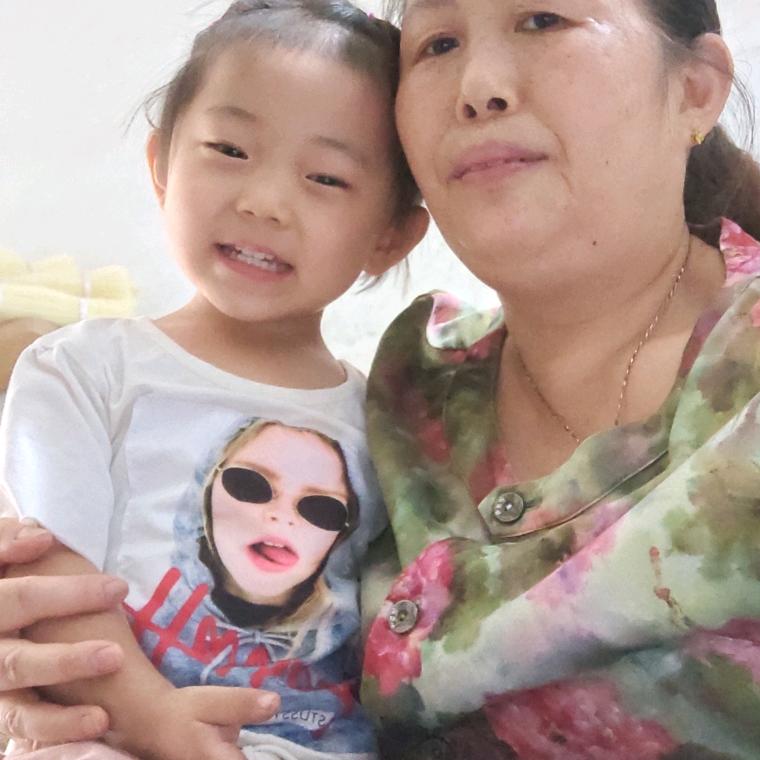 农村奶奶爱分享