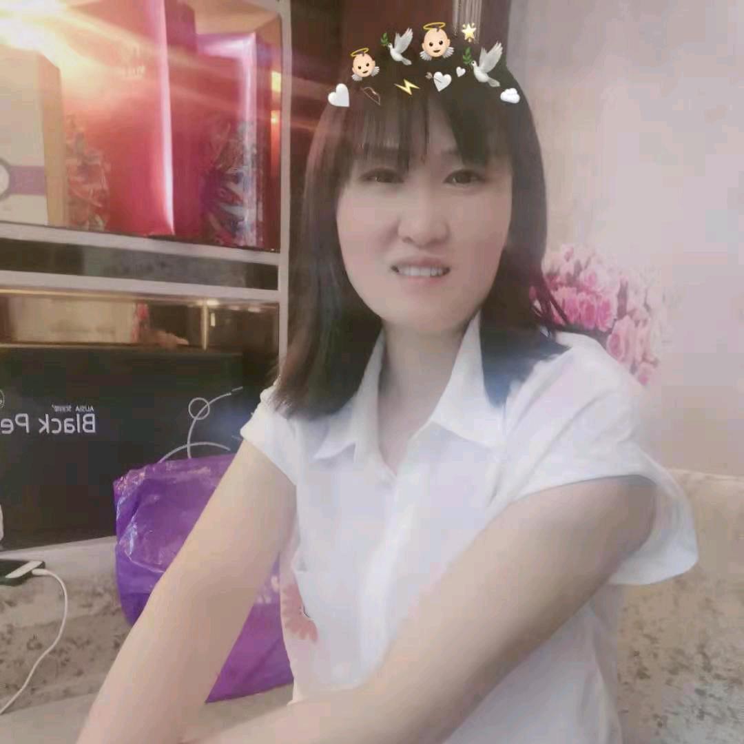 小英姐姐(冲刺1万粉丝)