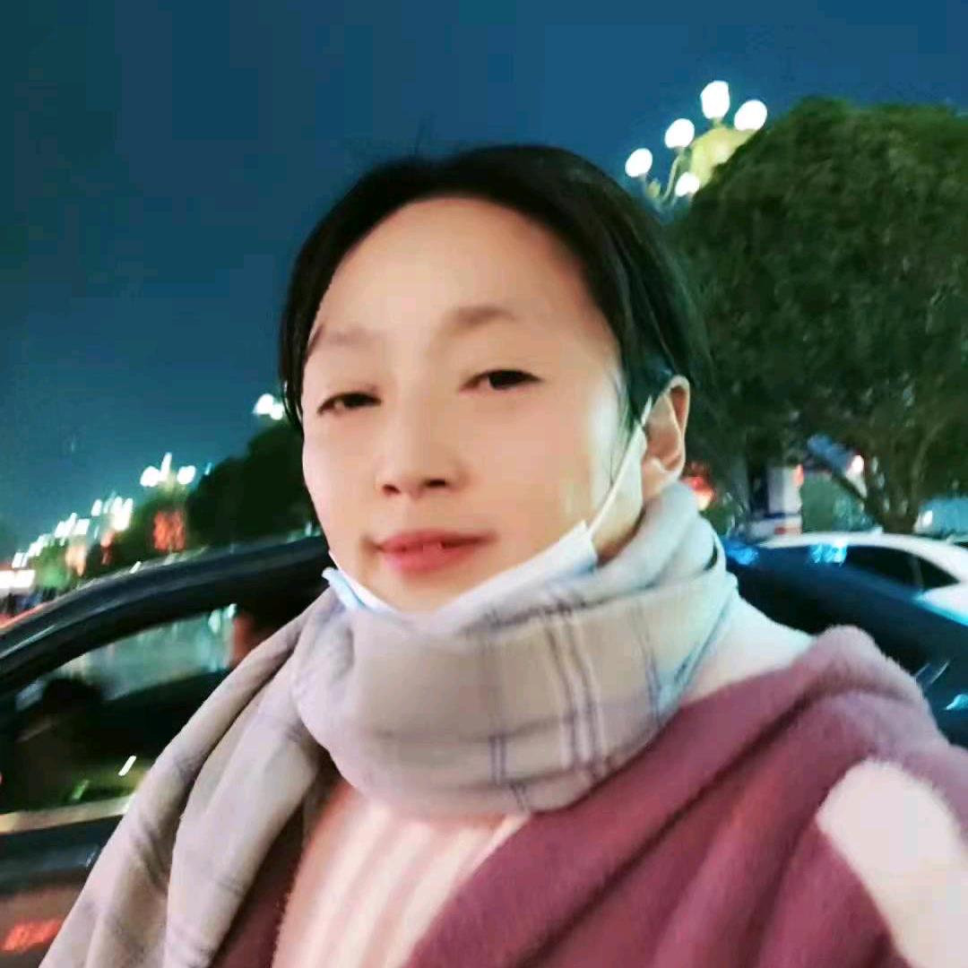 英子