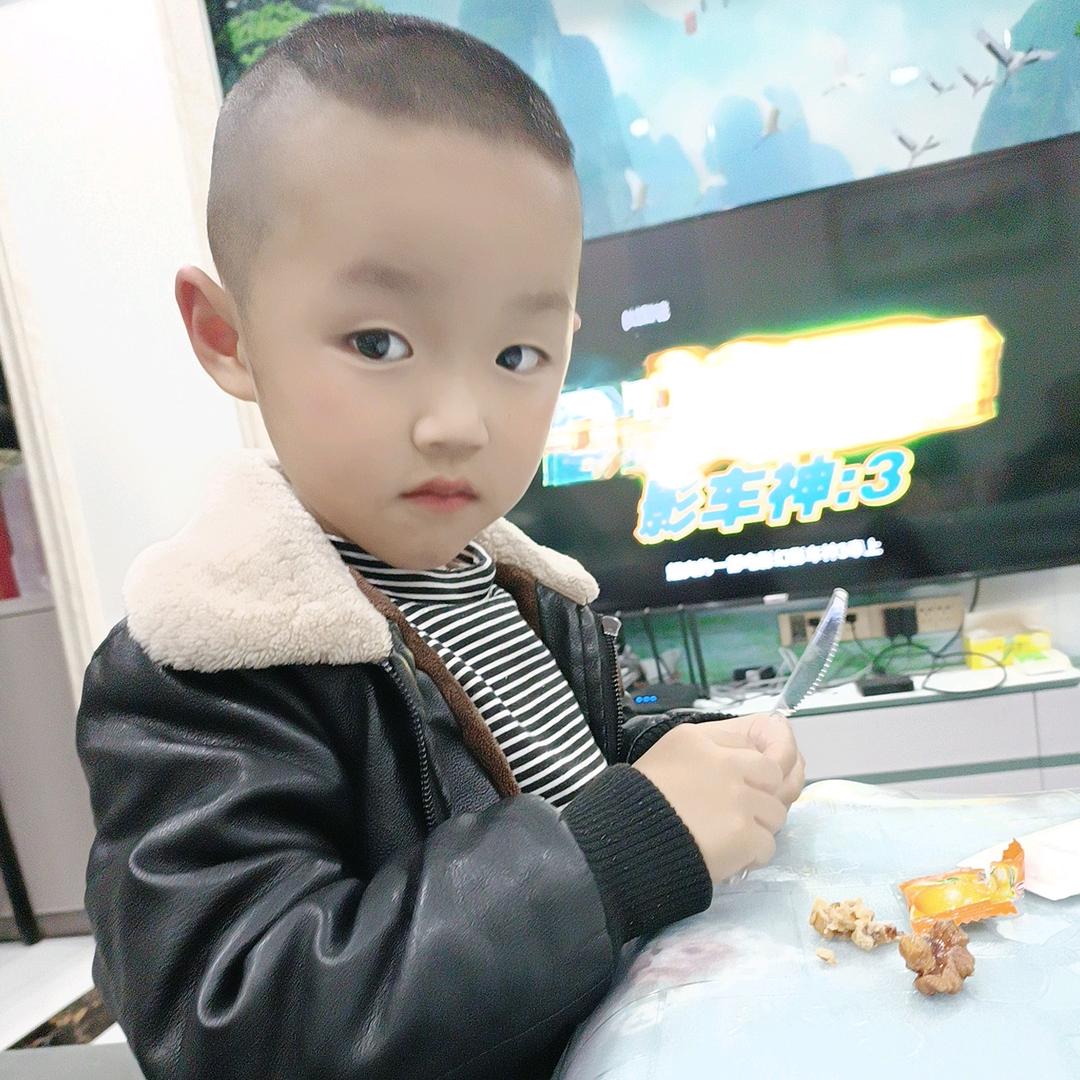 :･☆吴辣(✧∇✧不欢•✧*｡