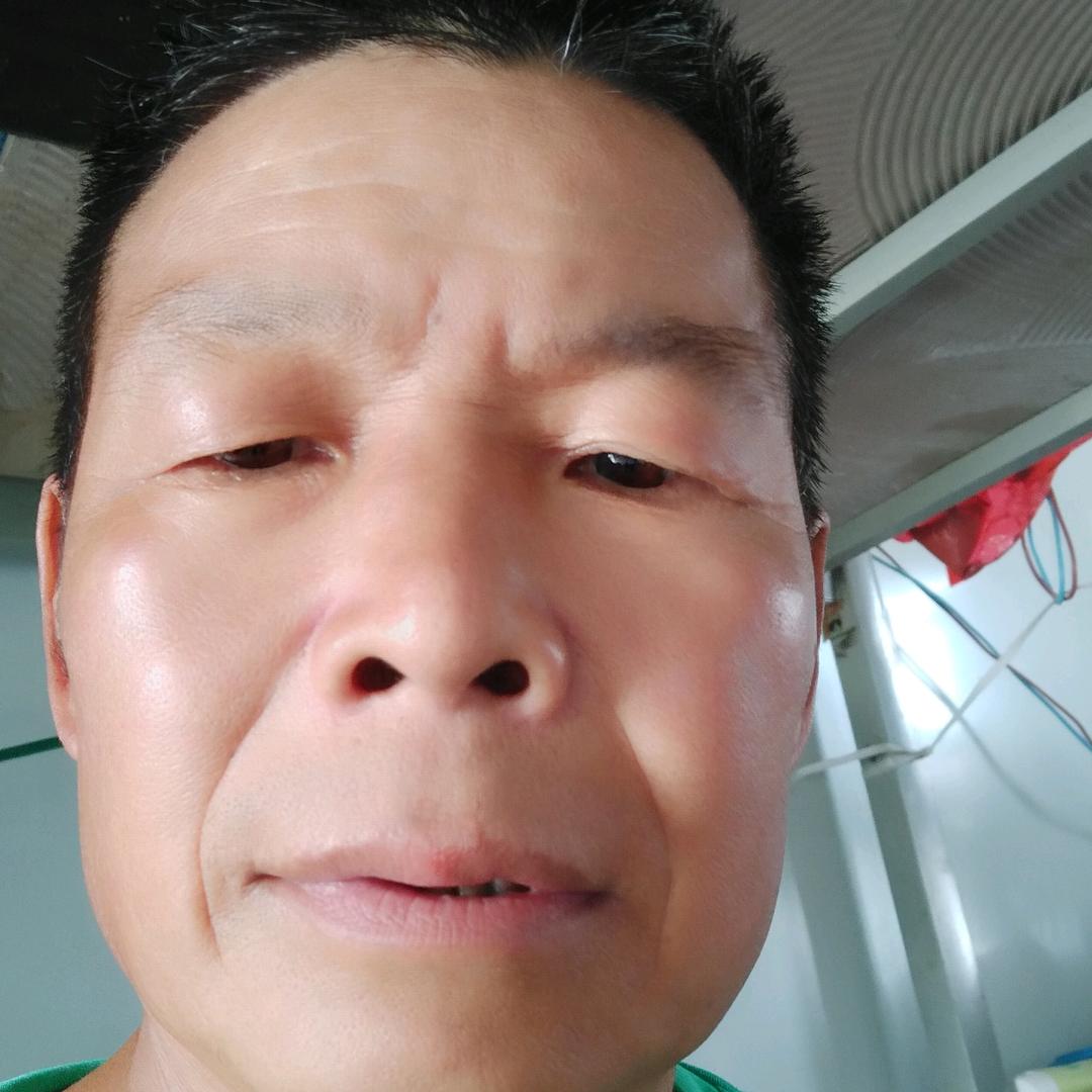 人到中年老胡