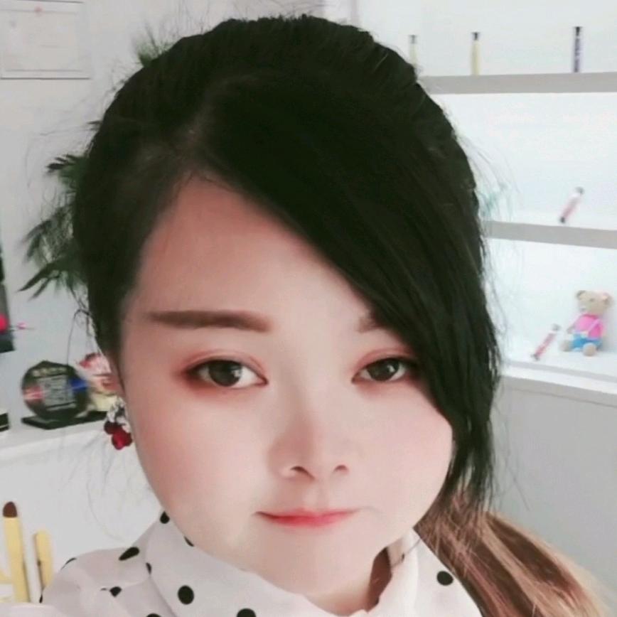 甜甜的小酒窝