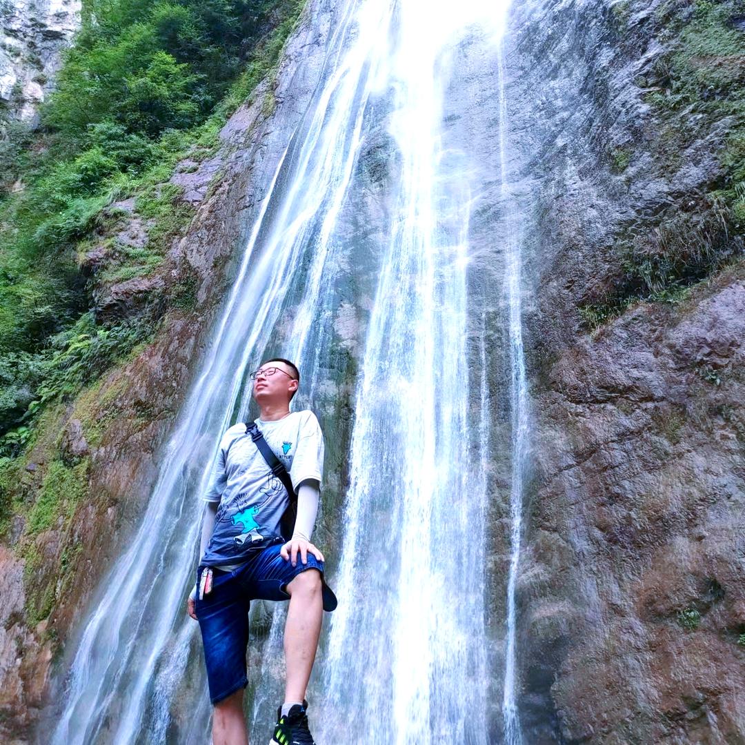 开瑞虎的东哥