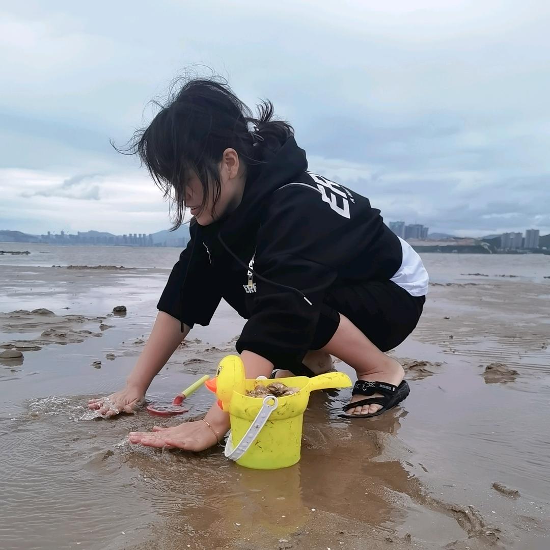 唐人纹绣莉莉