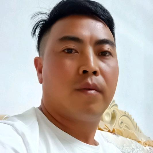 任  鑫