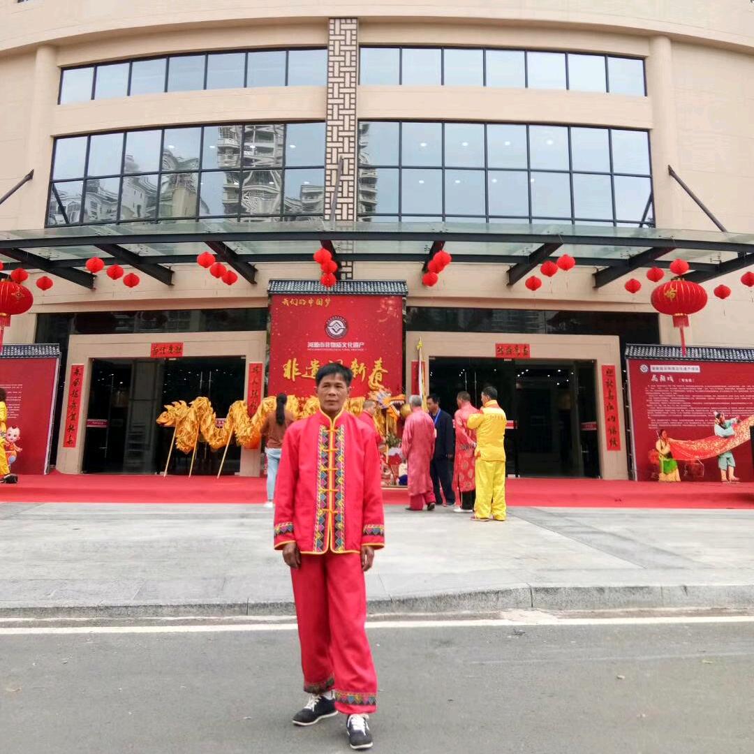 黄春根