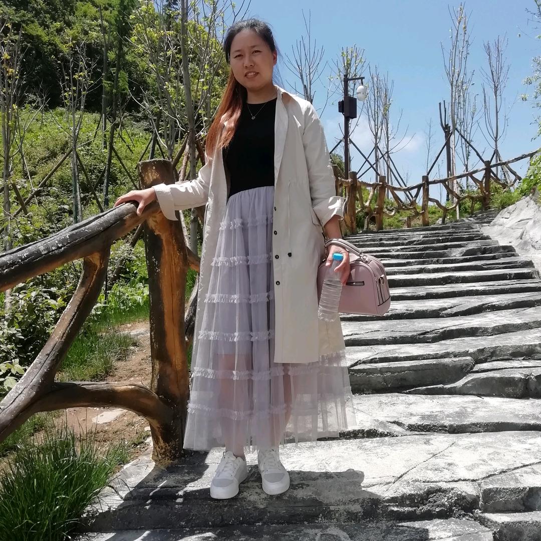 严翠，窗帘，家电，实木家具