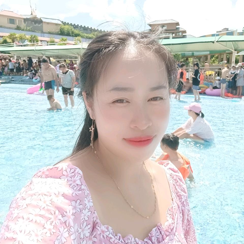 安顺小梅，