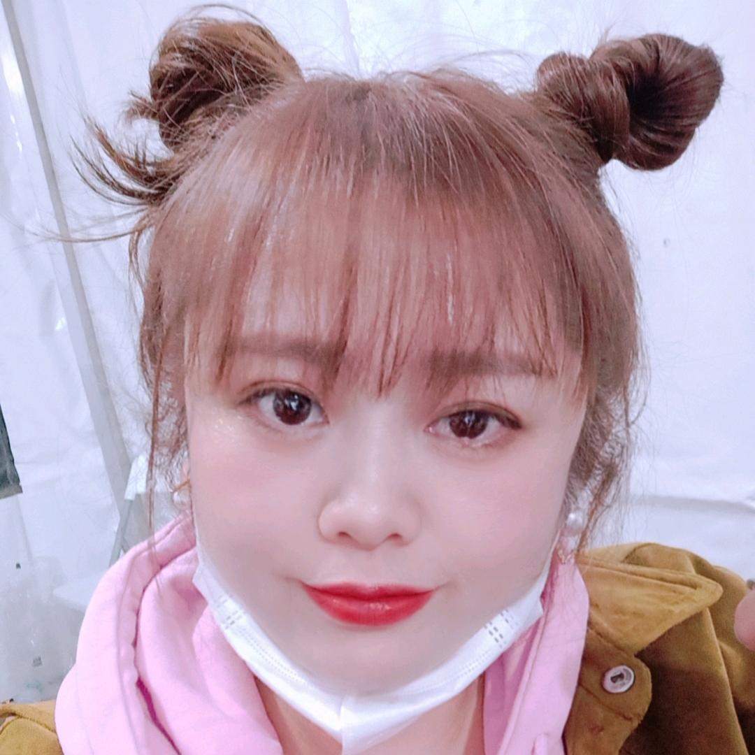 彩虹彩妆造型工作室