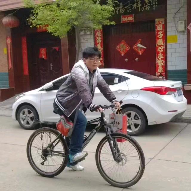 做电商的小周