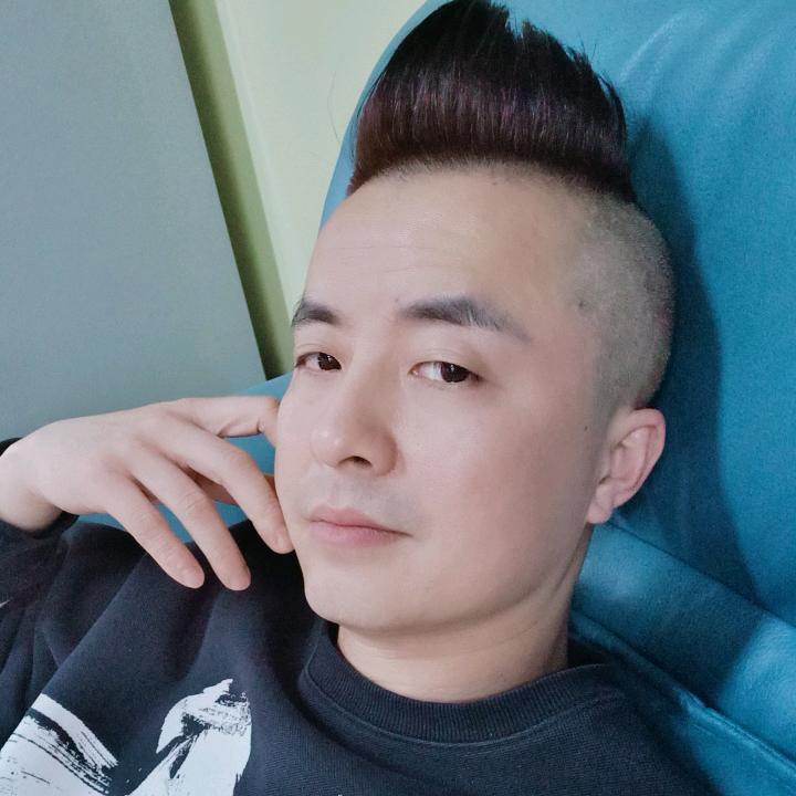 郫都区凯伦宾致汽车音响．豪车内饰升级