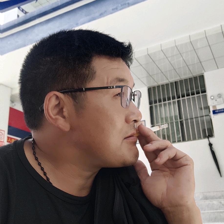草原的牛哥