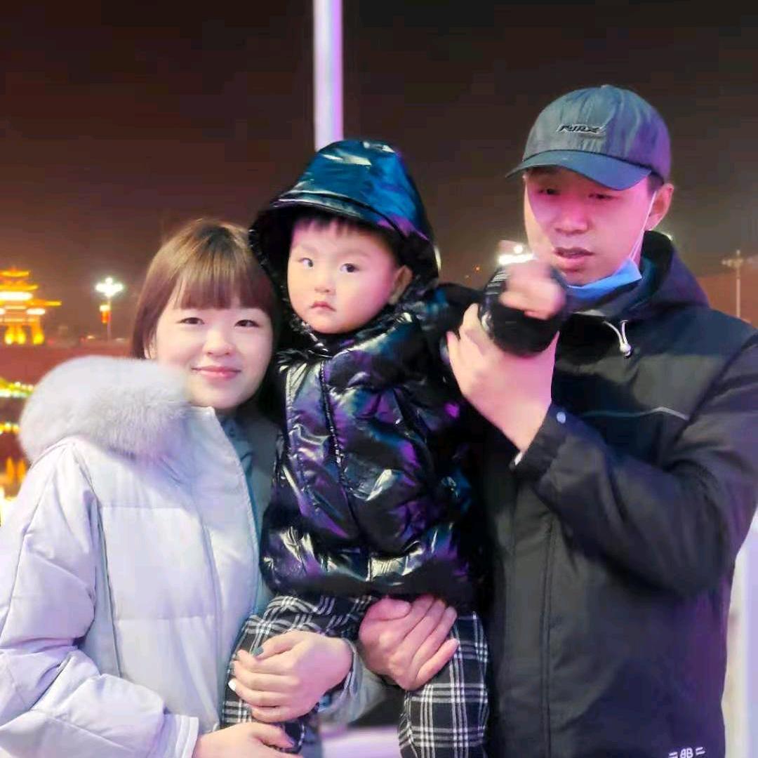 龙龙 