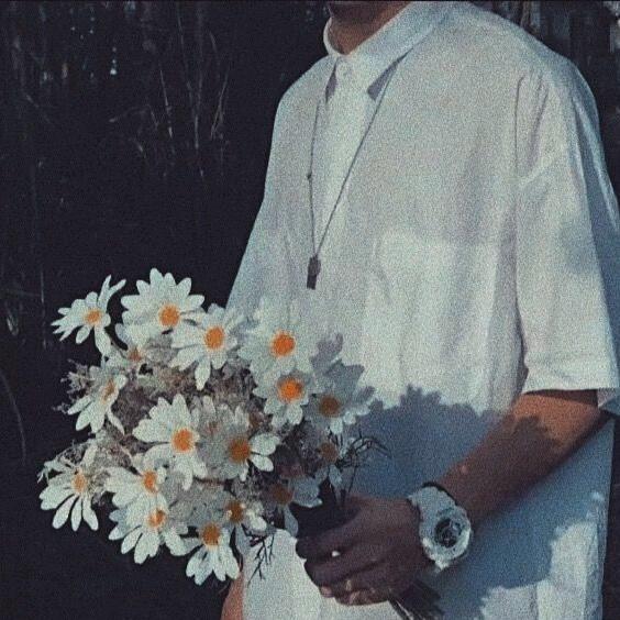 915