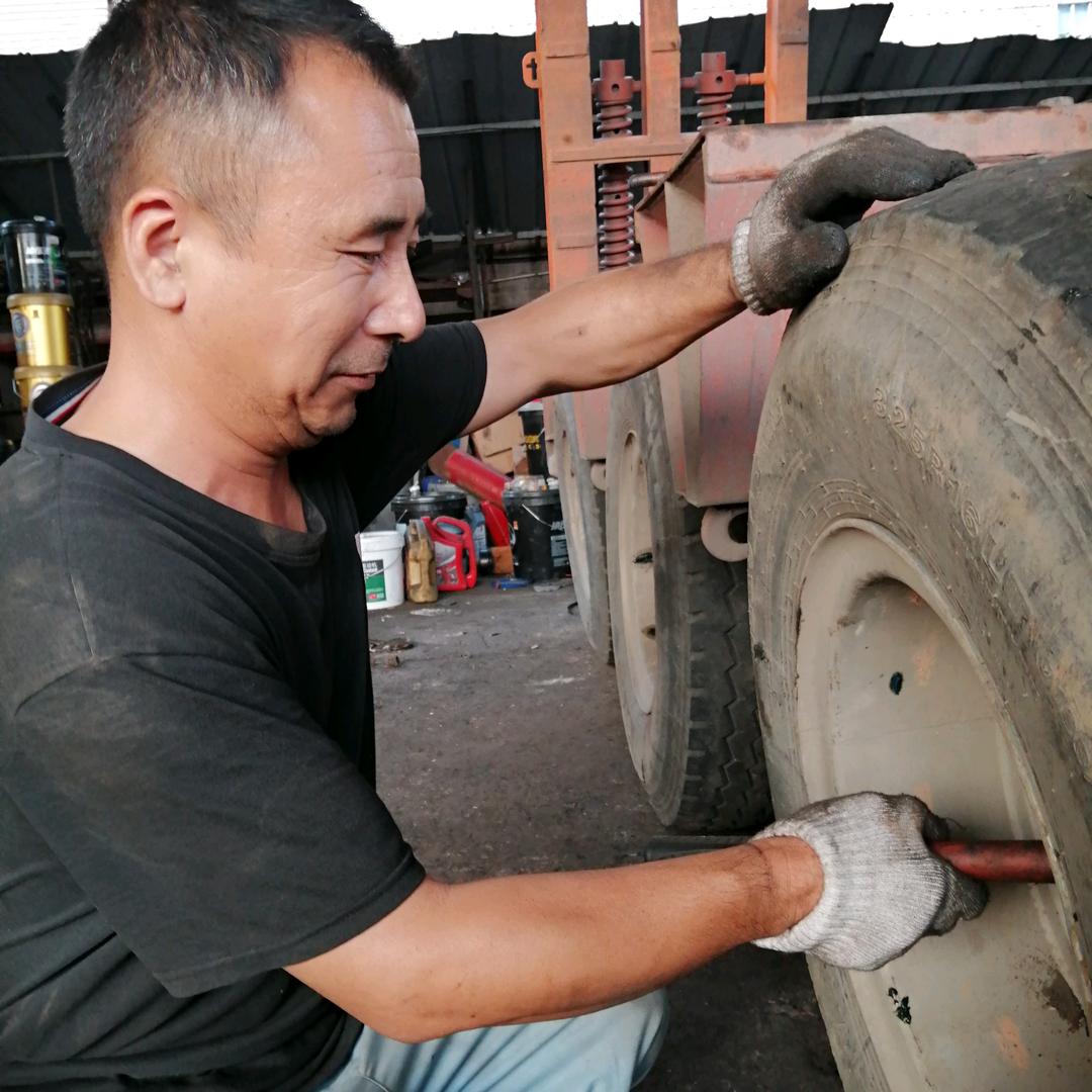 衡阳邹君汽修四轮定位刹车王