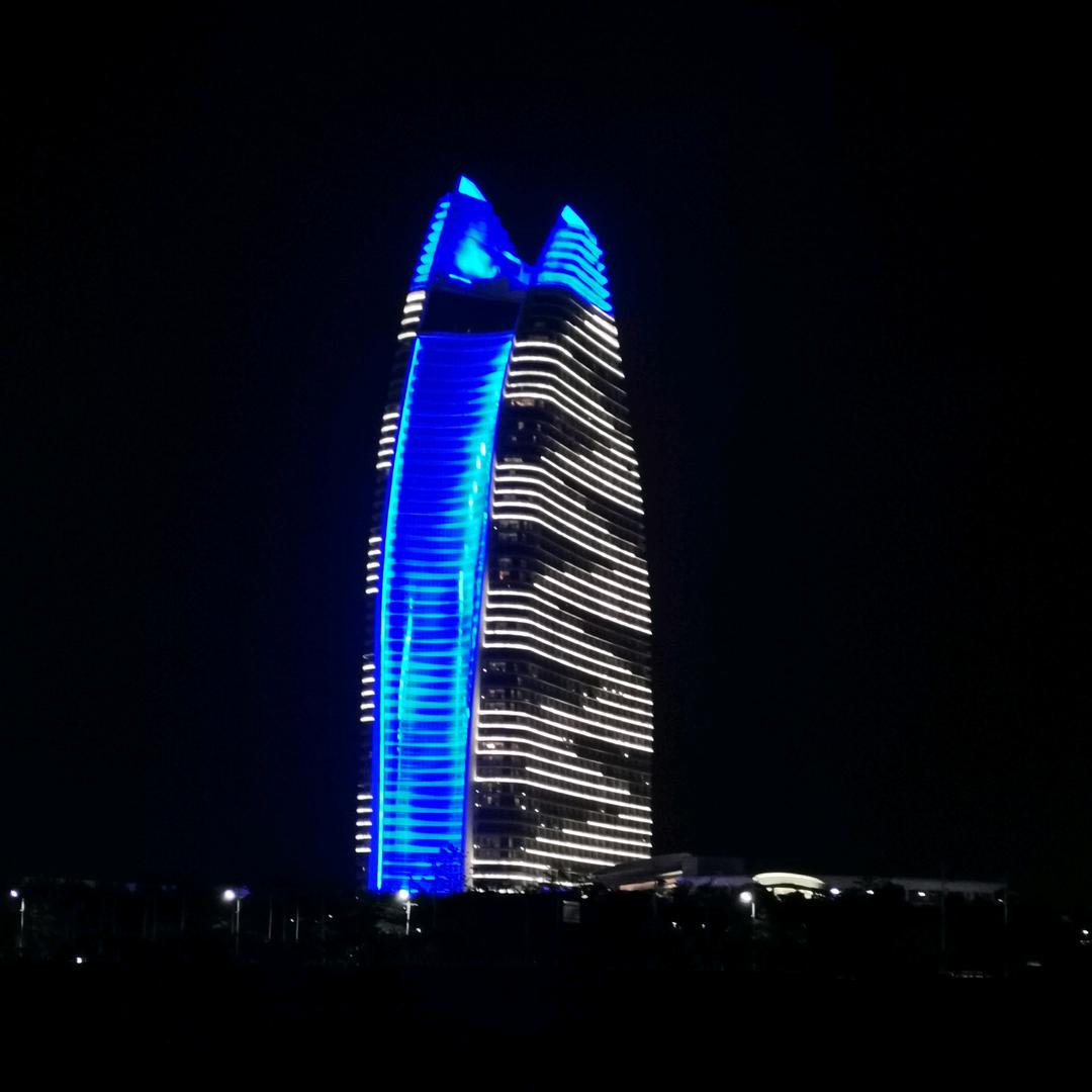 ye《笑敬过往》