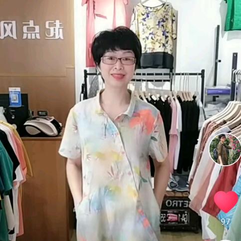 小梅东东服饰