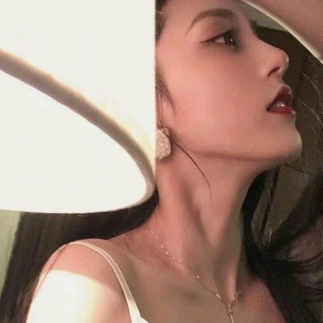 不是炸毛小狗