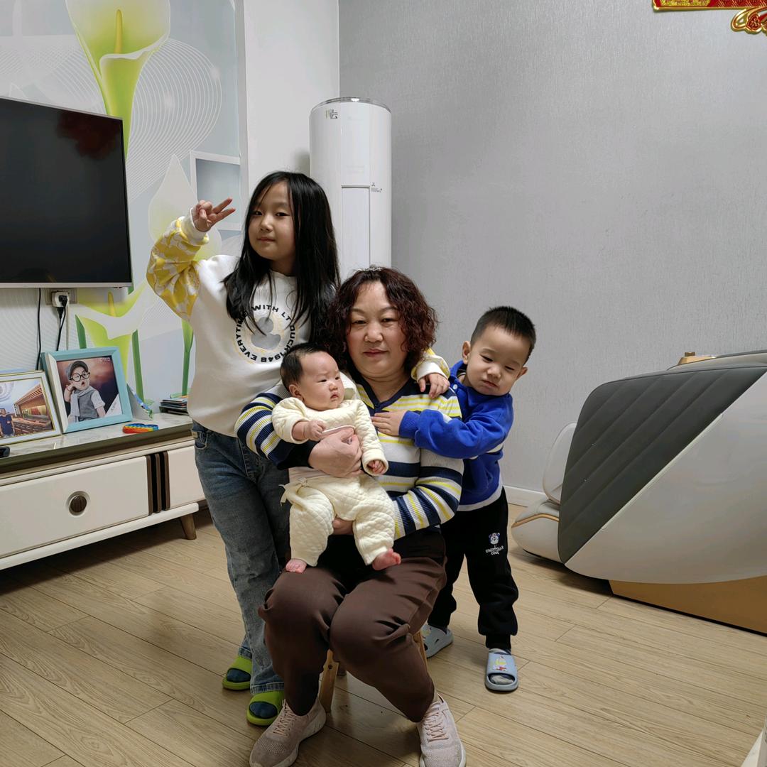 添添开心的兜兜