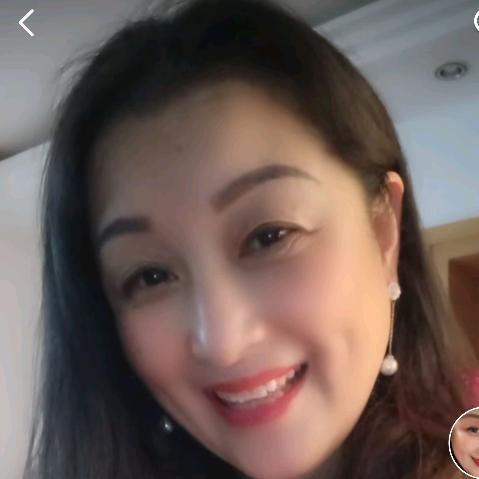 60后的漂亮妈妈 (每晚九点后直播间见）