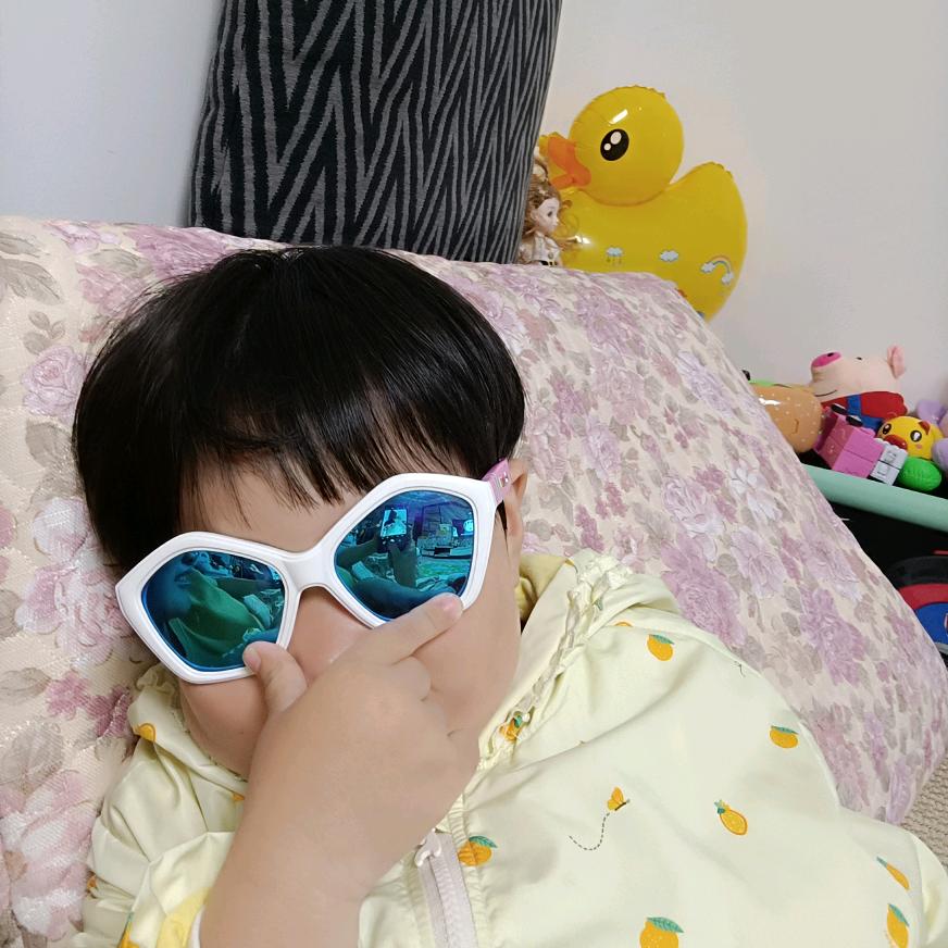 两个小可爱的麻麻