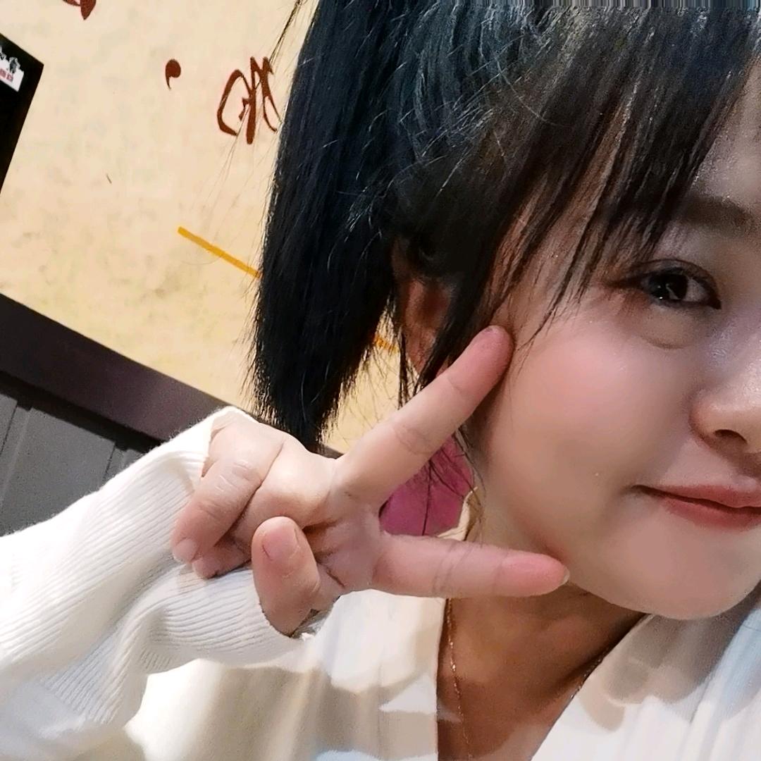 东兴城小兄弟烧烤老板娘