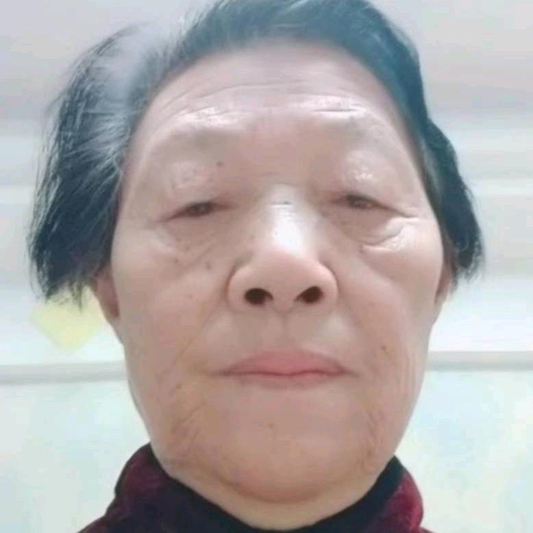 开心快乐老太君。