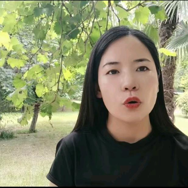 养鸡小姐姐