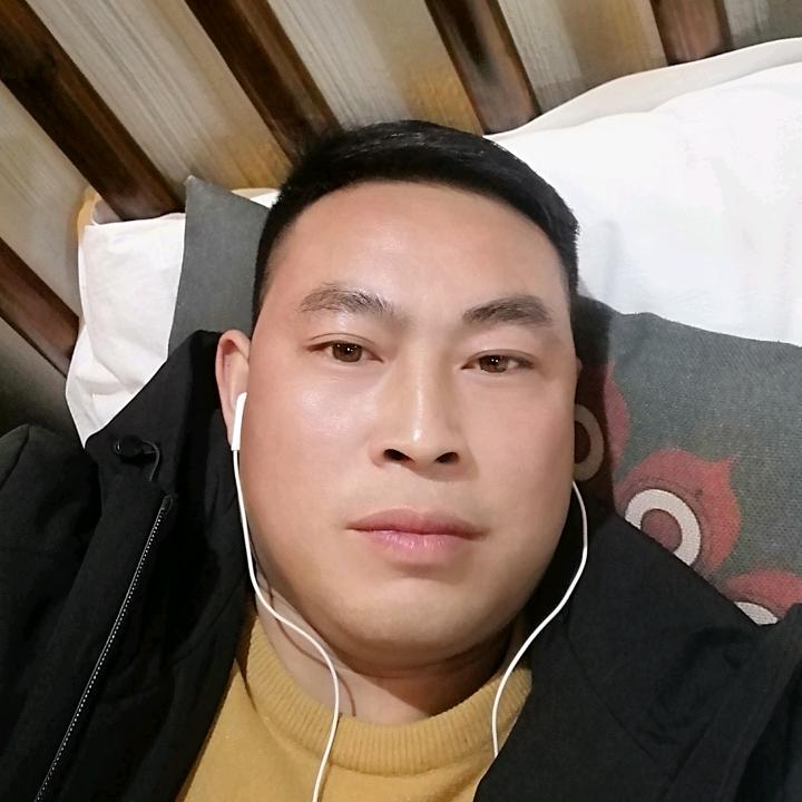 一别两地同风雨，我望明月月望你