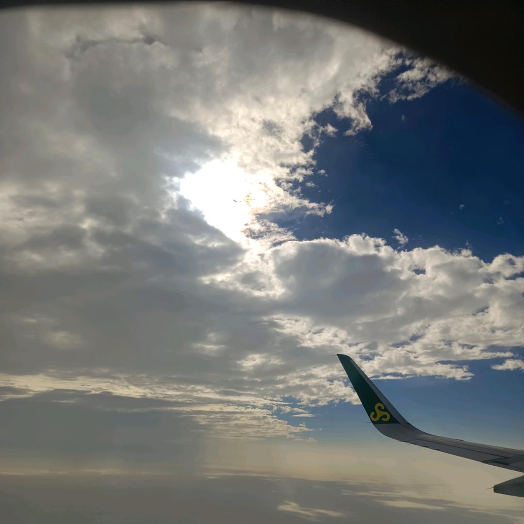 看向星空