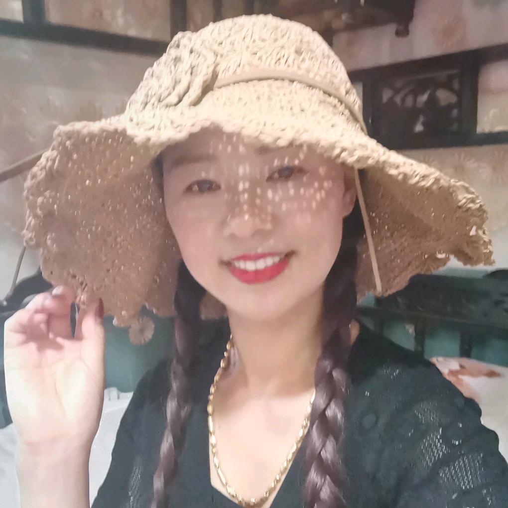雪山的美，以勒文碧生态城，买房找魏琴