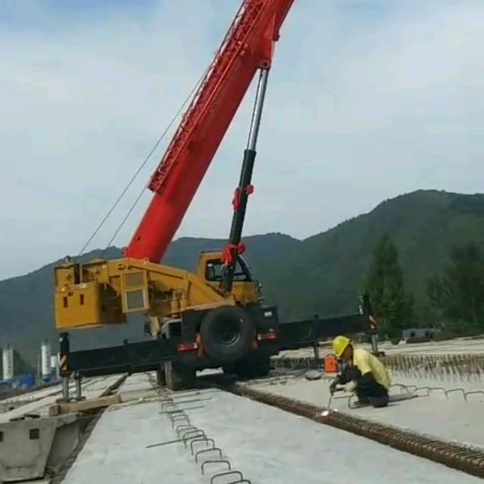 吊车租赁25-300吨吊车