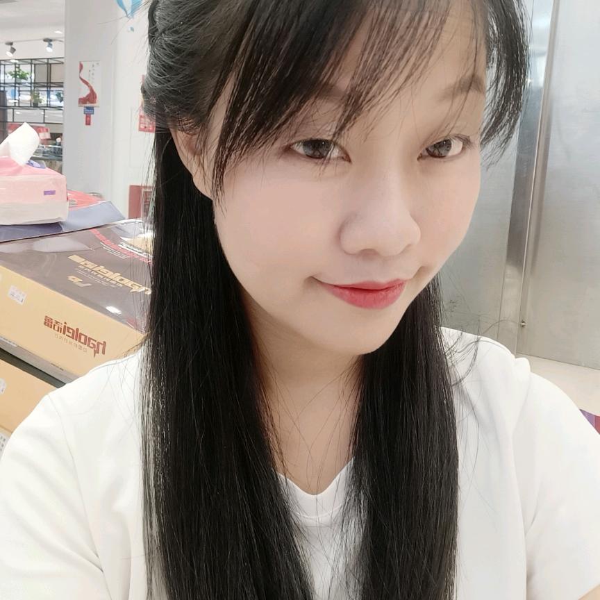 卖睡衣（家居服）的小何