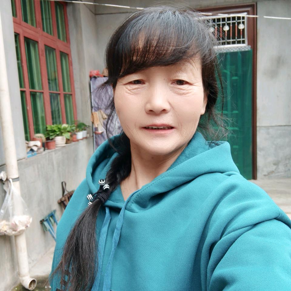 喜欢做美食的奶奶