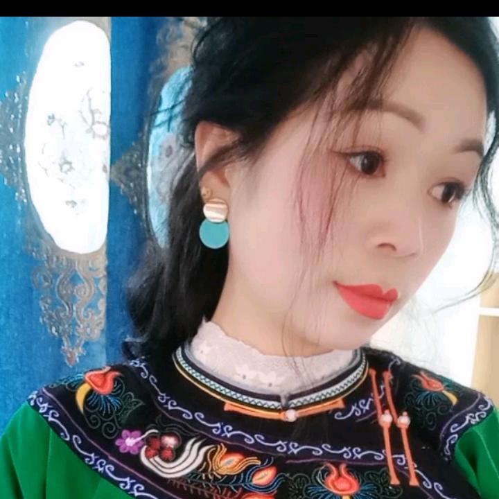 少数民族布依妹