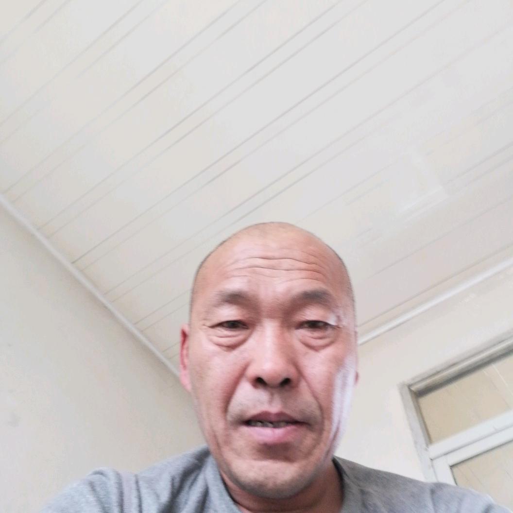李凊