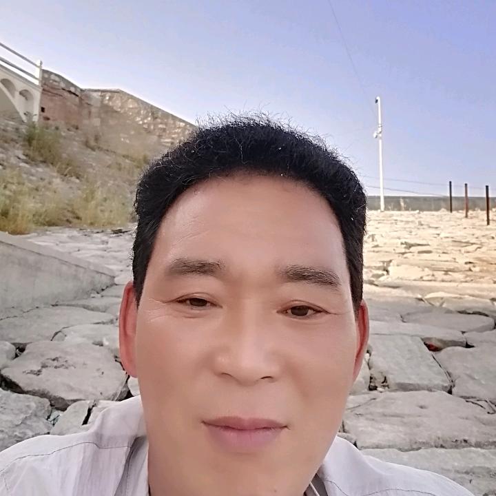 魏玉岑