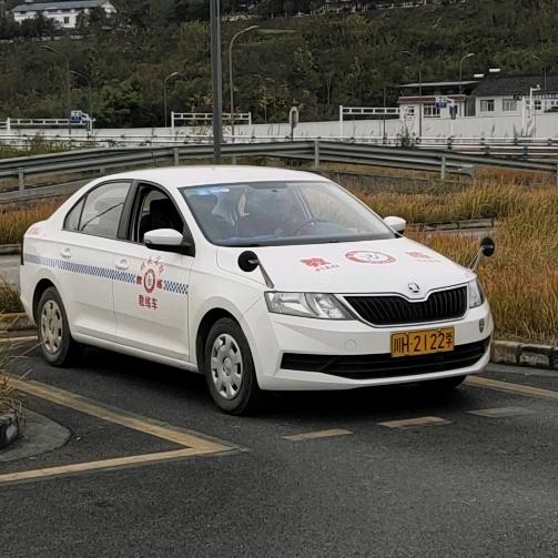 鹤龄雄关驾校杨教练