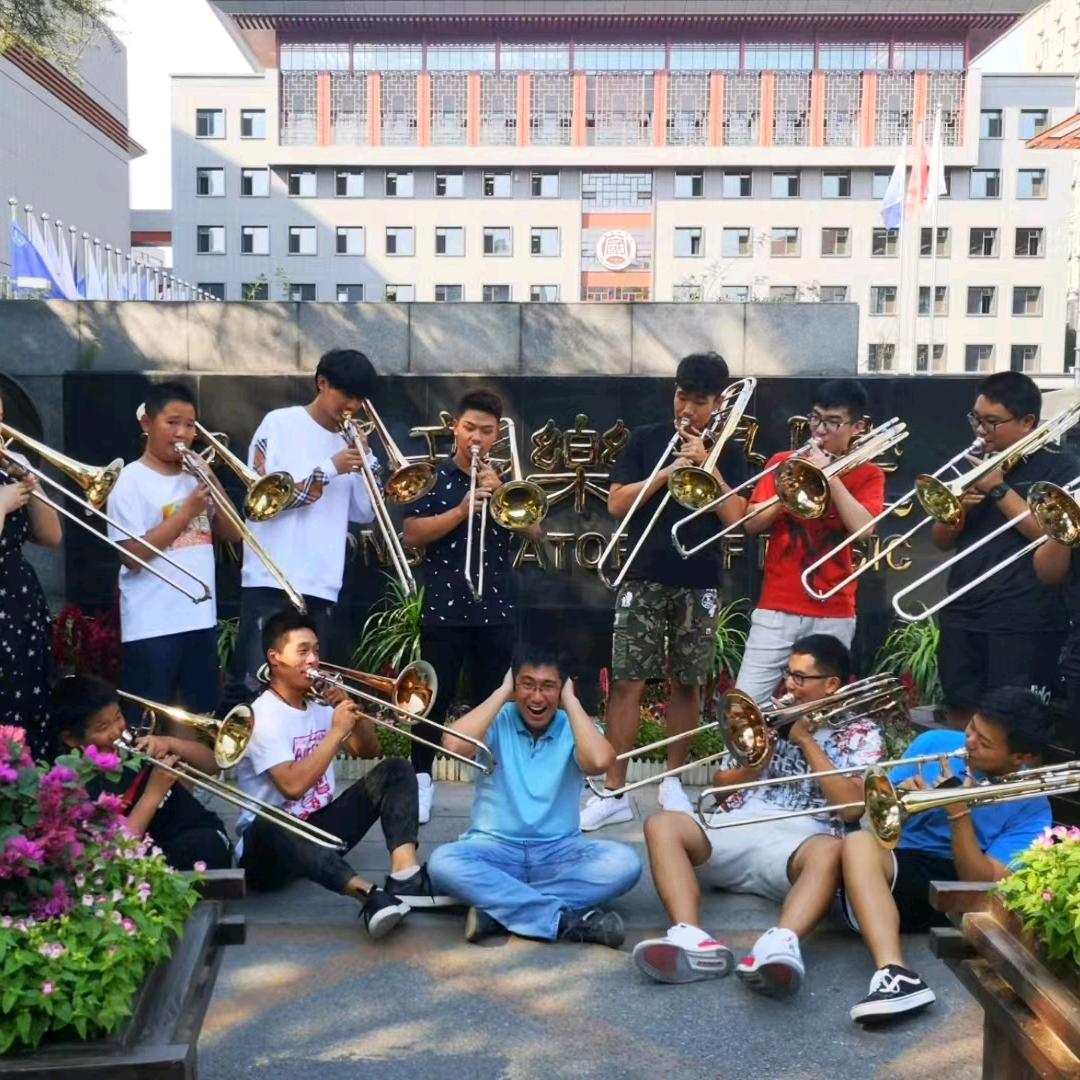 吹号的洋儿