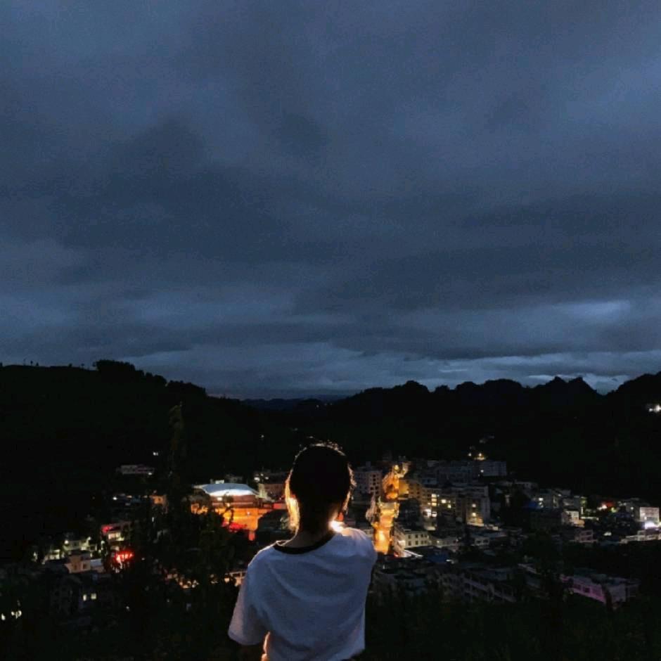 爱吃甜甜圈的曼姝小姐