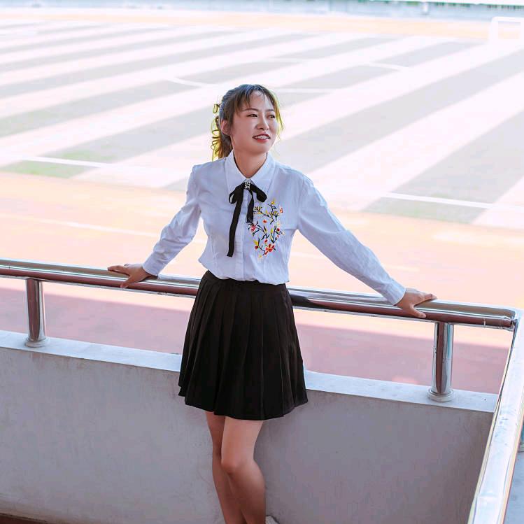 东风吹破少年梦，从此再无赤子心！