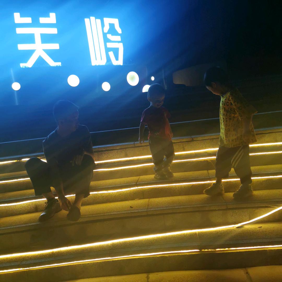 关岭同胜再生资源公司（废旧轮胎废铁回收）