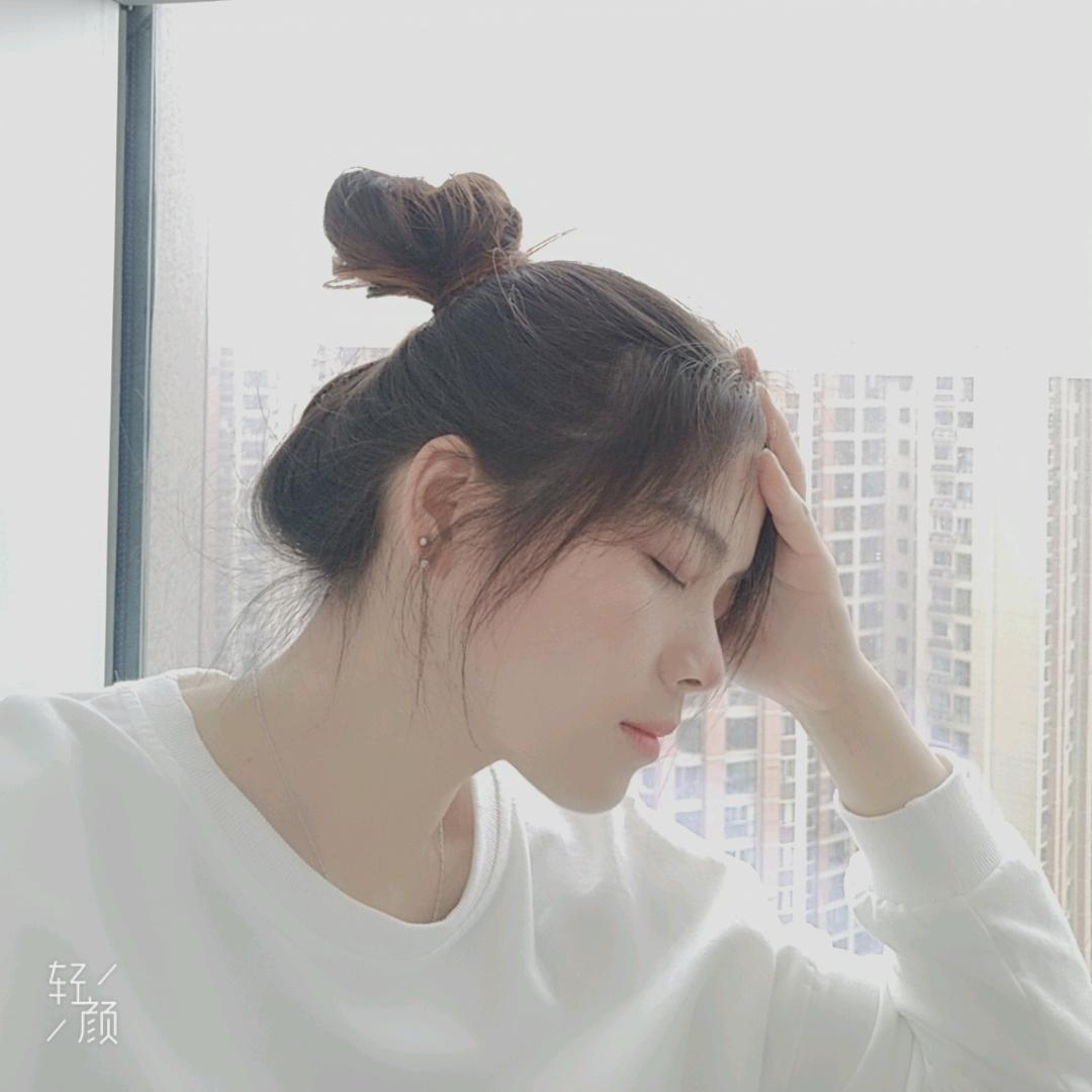 未语先笑.~