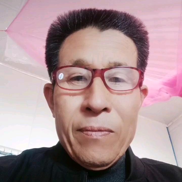 申国庆，农资店，