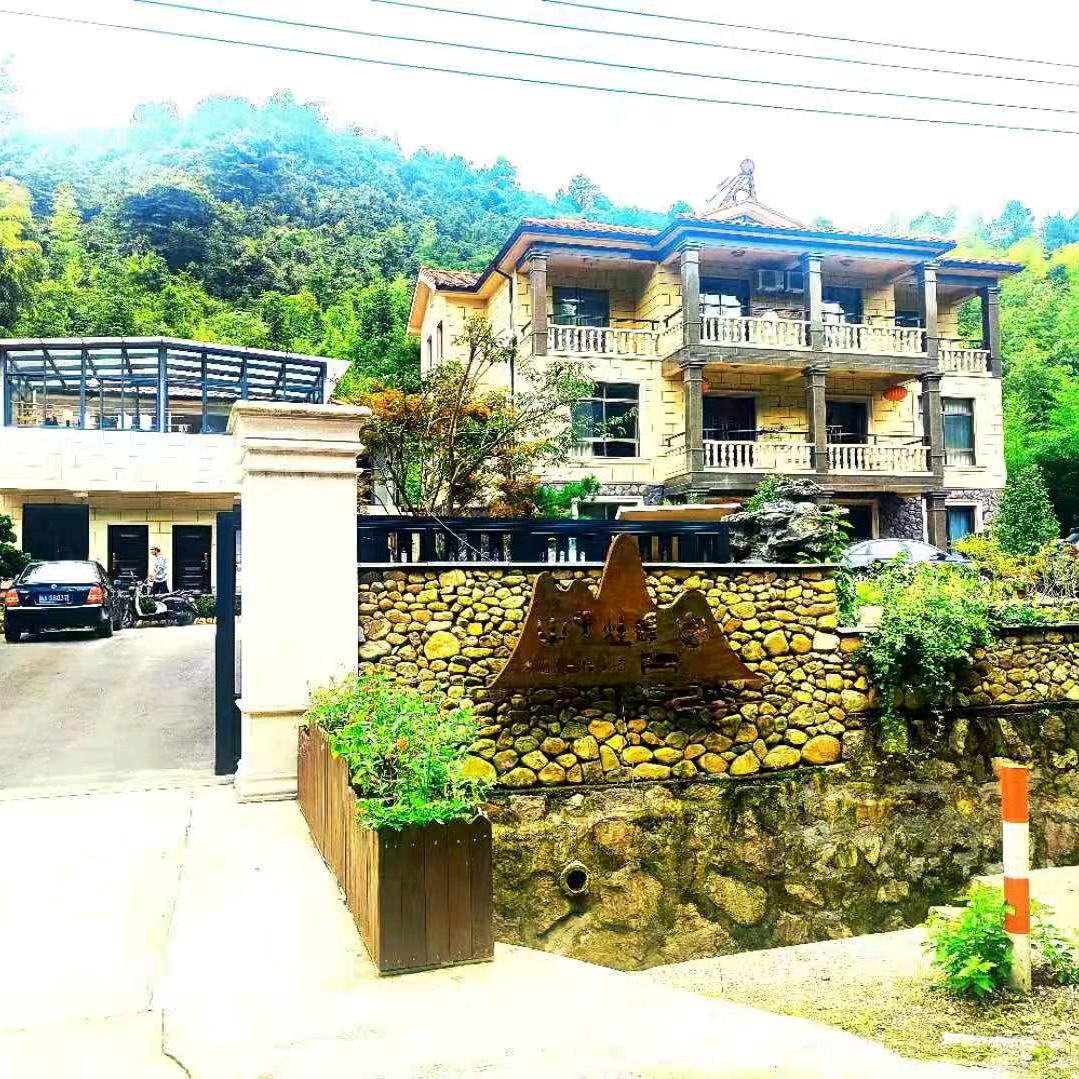 山里灶头间农家乐