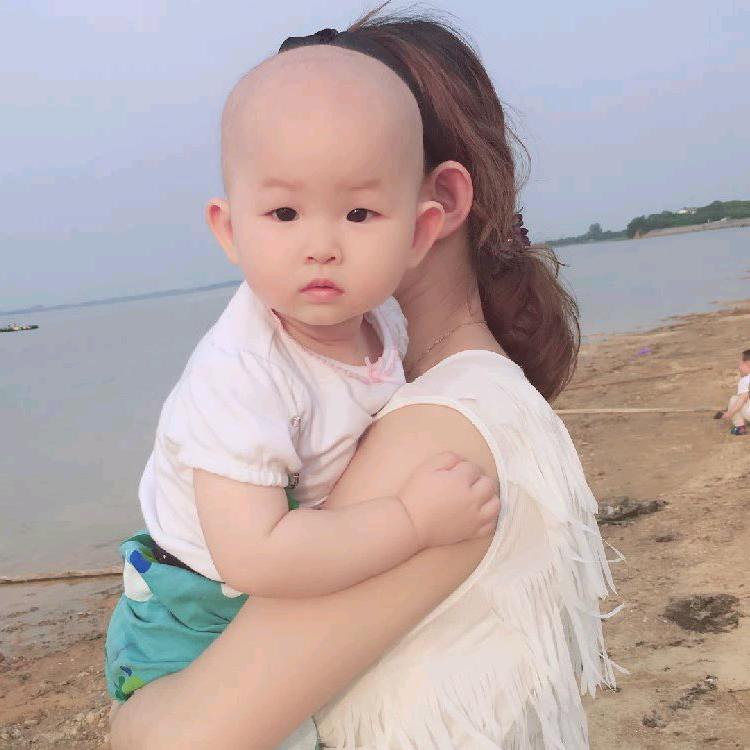 三岁很萌