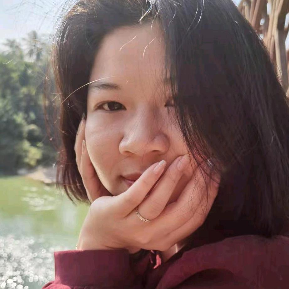 爱笑的小妮子