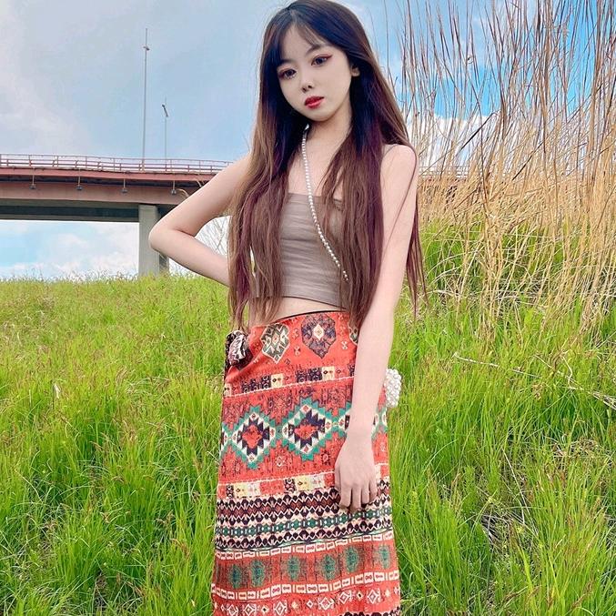 侧耳倾听鸿同贸易专卖店